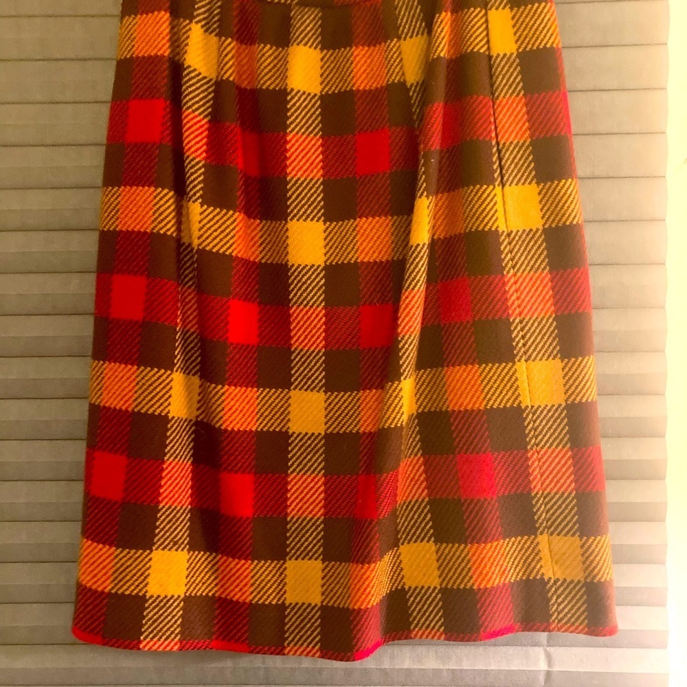 Vintage Valentino Wool silk lining plaid a-line gold red brown knee-length M 6